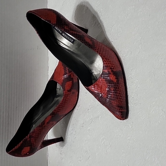 Sesto Meucci Women's Red Snake Print Pumps Size 9 - Picture 1 of 8
